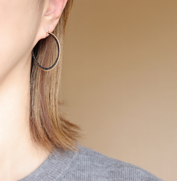 【14kgf】黒フープピアス インナーブラック 4枚目の画像