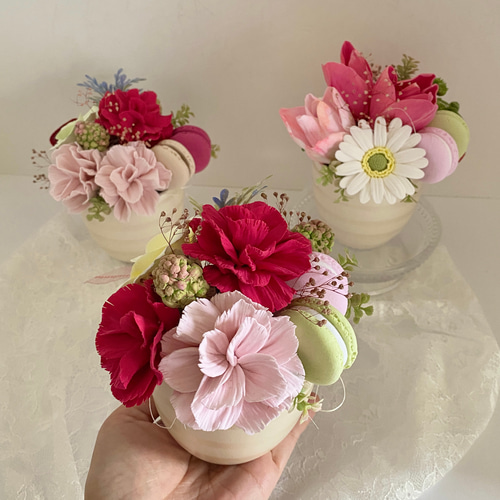 ♡母の日に♡カーネーションとマカロンのクレイフラワーアレンジ（枯れ