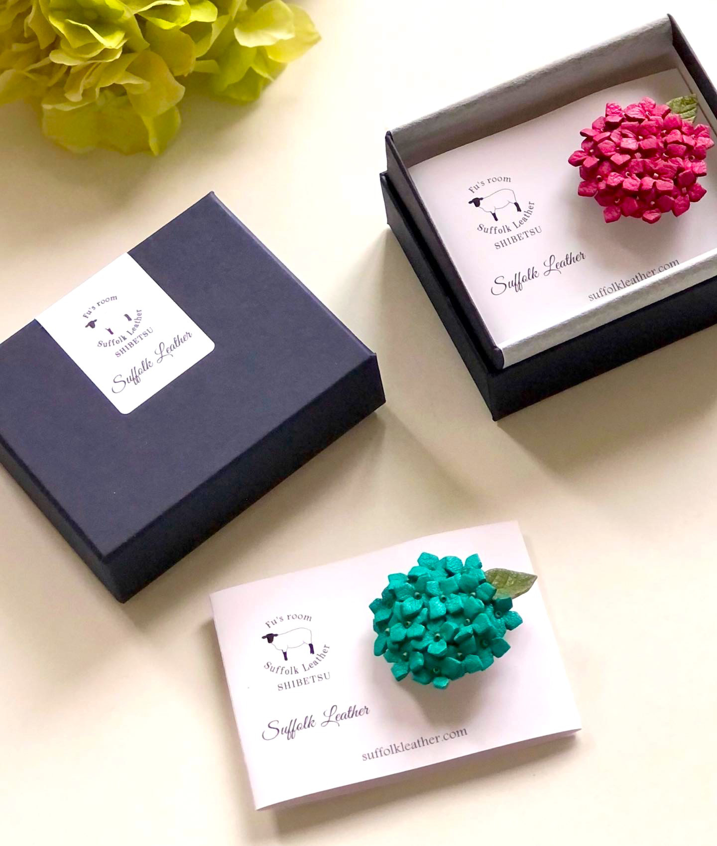 北海道の羊革〈サフォークレザー〉アジサイブローチM