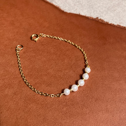 – Shell Pearl シェルパール –Gemstone x Gold Chain Bracelet 5枚目の画像