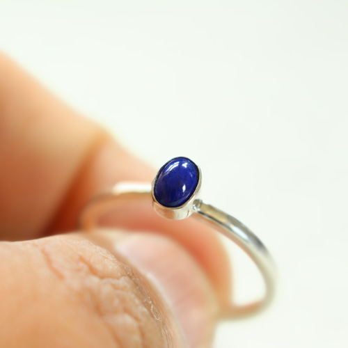 ラピスラズリの指輪】オーバルカボション 重ね付けも楽しめるシンプル  