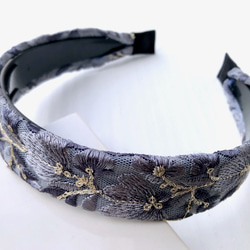 刺繍リボンのカチューシャ　ボタニカル ブルーグレー 2枚目の画像