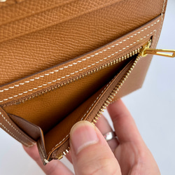 ベルト付き二つ折り財布　コンパクト財布　 ヴォー・エプソン／ゴールド 5枚目の画像