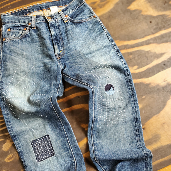 太陽 雨 イメージ 刺し子 パッチワーク USED デニムパンツ Levi 太陽 雨 イメージ 刺し子 パッチワーク USED デニムパンツ Levi