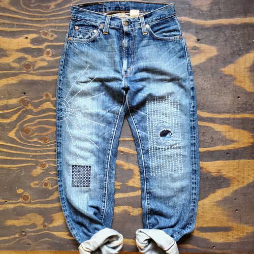 太陽 雨 イメージ 刺し子 パッチワーク USED デニムパンツ Levi 太陽 雨 イメージ 刺し子 パッチワーク USED デニムパンツ Levi