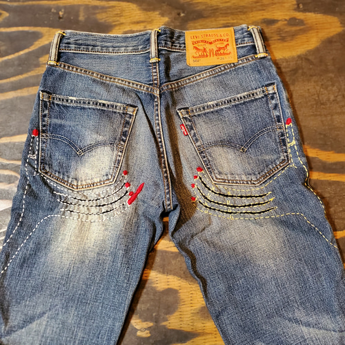 手 刺繍 リメイク ハンドメイド 刺し子 USED デニムパンツ Levi's502