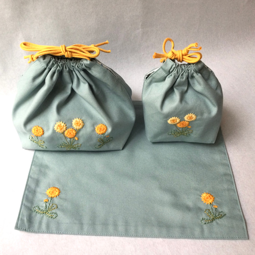 たんぽぽ刺繍のランチョンマット(30.5×25cm) 弁当袋 ネコデマリ