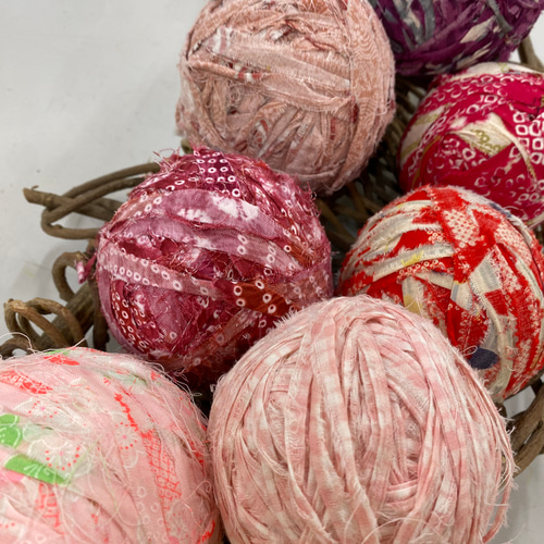 裂き布 お得な詰め合わせ布玉㊱赤系・柄ミックス 約1㎏ 生地 あすなろ