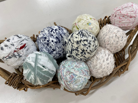 裂き布 お得な詰め合わせ布玉㊳白・柄ミックス 約1㎏ 生地 あすなろ