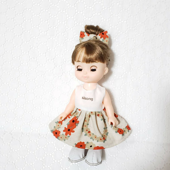 ソランちゃんの服 レミンちゃんの服 お花リース柄 26cm人形の服 人形の