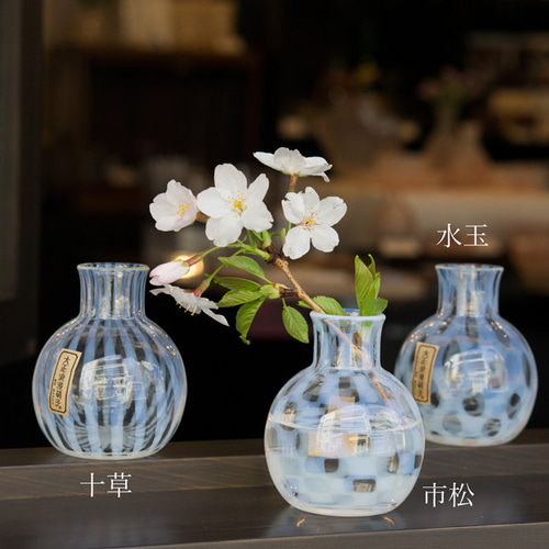 和製ガラス　大正　一輪挿し　美品 大正浪漫 一輪挿し 十草 一輪挿し・花瓶・花器 廣田硝子すみだ和ガラス