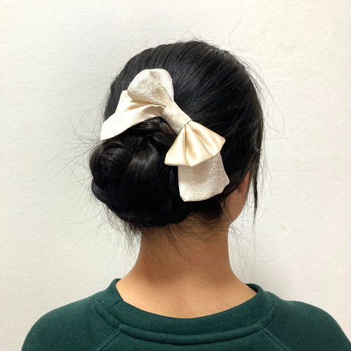 送料無料】京都 正絹 西陣織 金襴生地 絹シルク100％ 髪飾りリボン 袴  