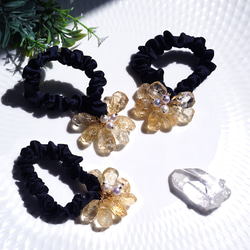 黃水晶和珍珠製成的萬壽菊髮圈 ~ 萬壽菊 第6張的照片