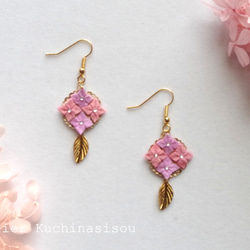 [Tsumami Crafts] [手工染色] 繡球花和樹葉吊飾耳環（粉紅色/紫色） 第1張的照片