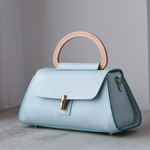 本革　ハンドメイド　ハンドバッグ Creema限定 早割価格 送料無料】本革手作りのショルダーバッグ 総