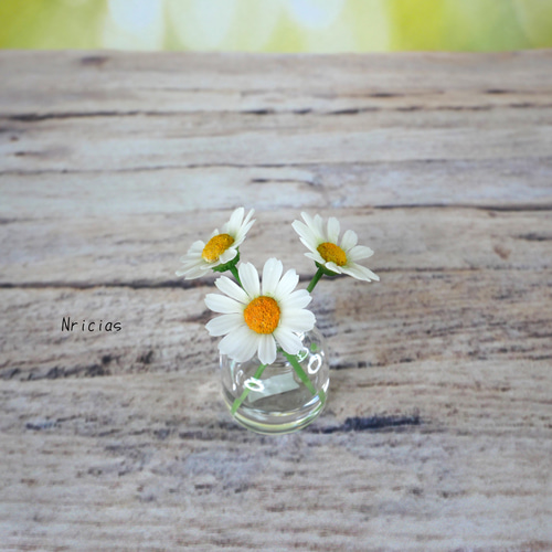 ≪再販≫本物？ちょこっとマジカルウォーター一輪挿し マーガレット