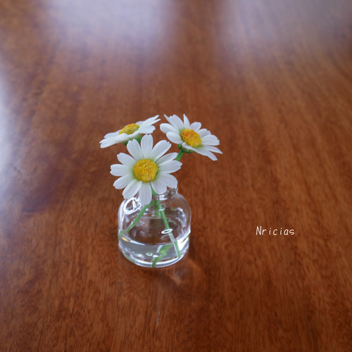 ≪再販≫本物？ちょこっとマジカルウォーター一輪挿し マーガレット