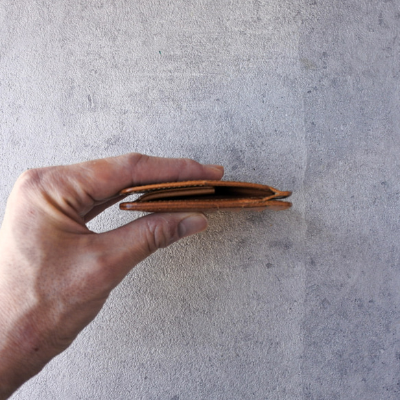 【名入れ 可】超薄型 コンパクト財布 "slice" キャメル 7枚目の画像