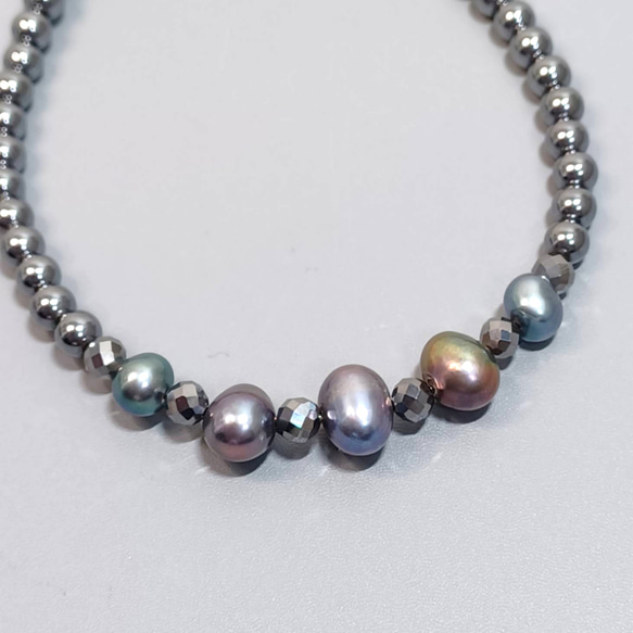 上品なブラックパール(淡水黒真珠)と 《鑑定済》高純度テラヘルツのネックレス 健康アクセサリー ジュエリー 2枚目の画像