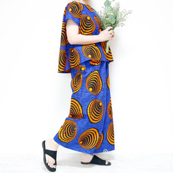 非洲印花上衣藍色系即使搭配喇叭褲搭配也◎ 第17張的照片