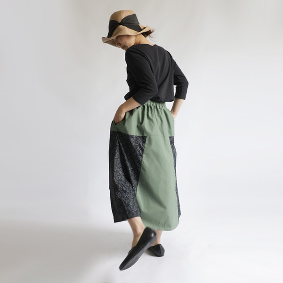 ラスト１　最終ＳＡＬＥ　７８cm　愉快なスカート　パッチワーク　ギャザースカート　上質コットン　バティック　Y17 4枚目の画像