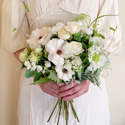 白とフレッシュグリーンの韓国風ウェディングブーケ＆ブートニア