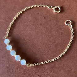 – Mother of Pearl マザーオブパール –Gemstone x Gold Chain Bracelet 5枚目の画像
