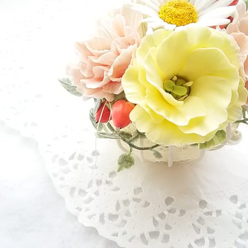 クレイフラワー❁ロココ調薔薇のフラワーアレンジメント❁ハンドメイド クレイフラワー❁ロココ調薔薇のフラワーアレンジメント