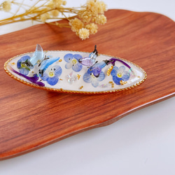 【新作注文製作】母の日プチギフト小さい青い花と蝶々ラッピング付きドライフラワーレジンヘアクリップヘアピン 4枚目の画像