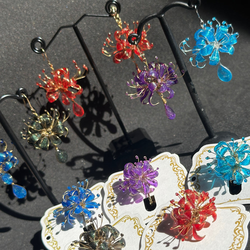 彼岸花の耳飾り（紫）【ピアス・イヤリング】 ピアス（フック