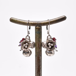 Bell and flower、bud Karen 銀質、重石榴石和紫水晶、石英耳環 第6張的照片