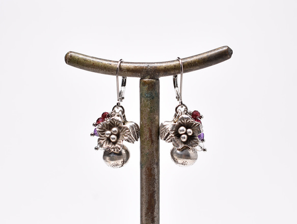 Bell and flower、bud Karen 銀質、重石榴石和紫水晶、石英耳環 第6張的照片
