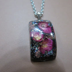 七宝・銀粘土・レジン・ガラス・天然石・彫金・彫刻等のコラボ作品で