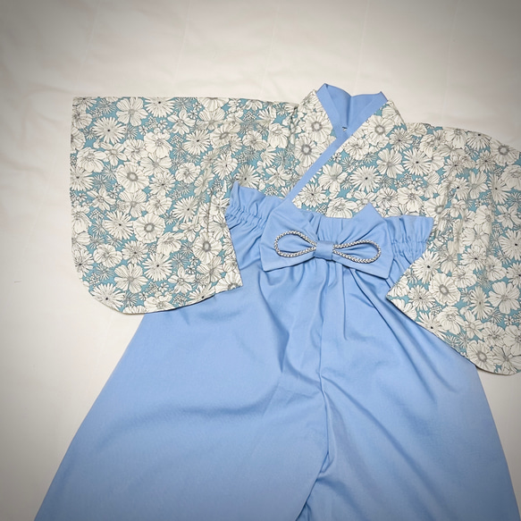 ベビー袴　ハンドメイド　ベビー着物　ブルー系白花柄　水色　60 70 80サイズ 1枚目の画像