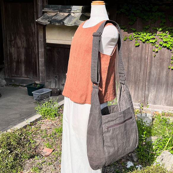 訳あってお買い得！30～80％OFF ハンドメイド ショルダーバック帆布生地 柿渋染め チャーム付き ショルダーバッグ