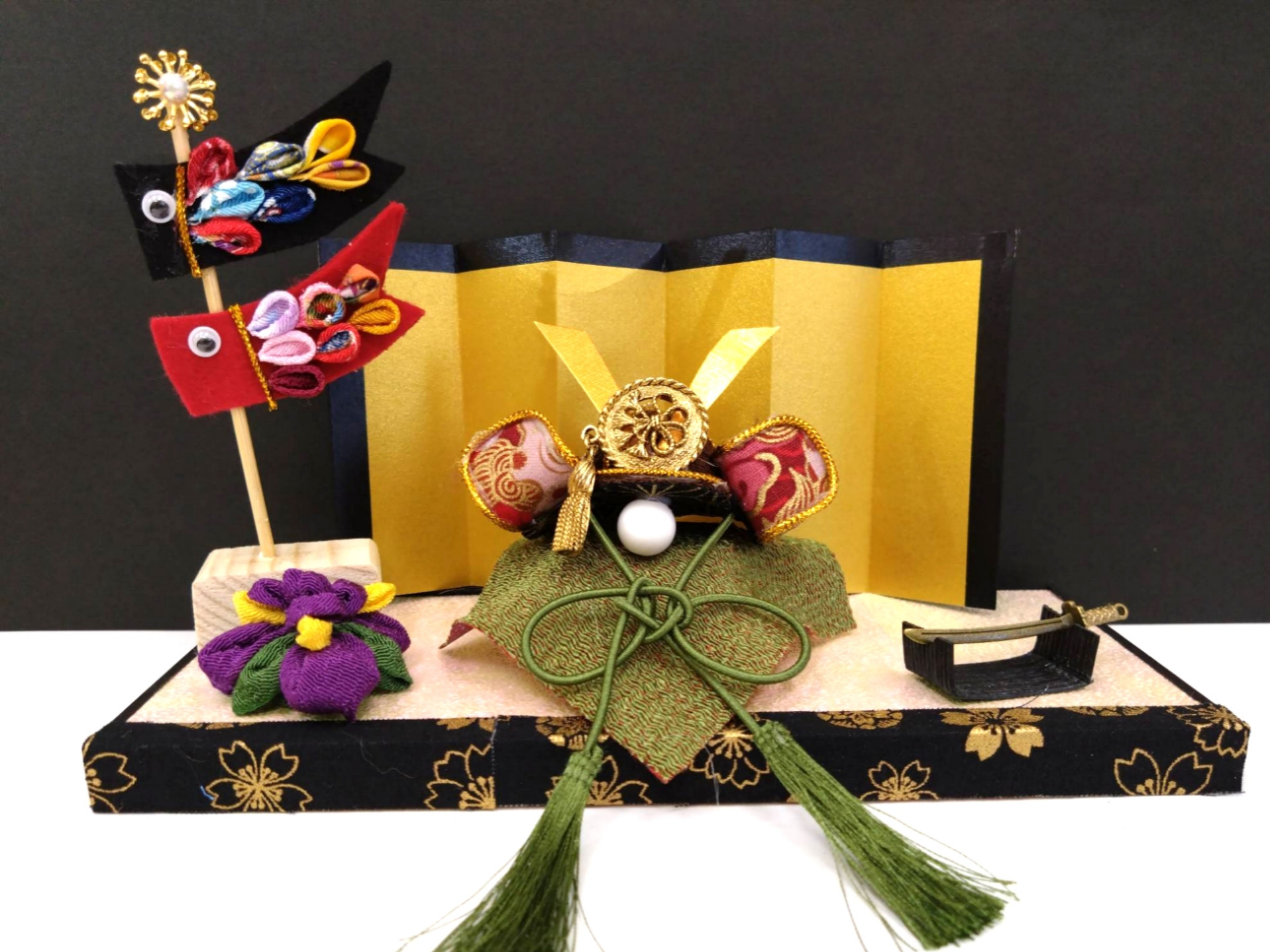 兜　五月人形　鯉のぼり　おしゃれ兜　リバティ　ハンドメイド　つまみ細工　可愛い