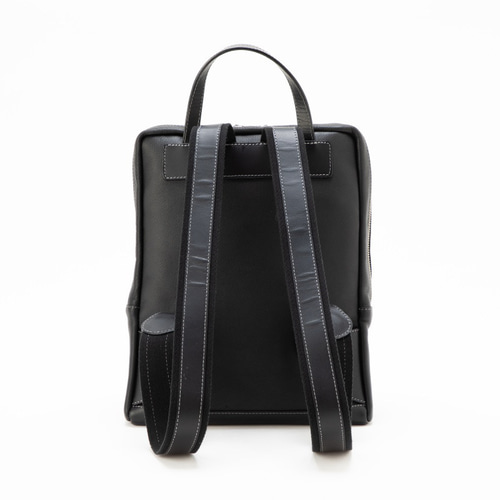 革 鞄 銀座タニザワ リュックサック ソフティー 角型 （ブラック