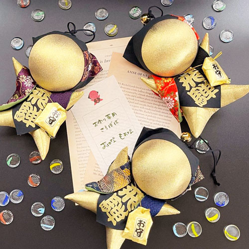 ゴールド さるぼぼ お守 彼氏 プレゼント 誕生日 置物 インテリア        Ω