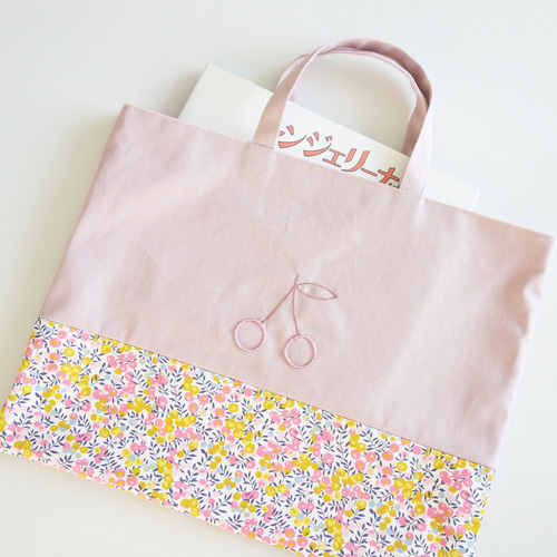 レッスンバッグ　上履き入れ　体操服袋　チェリー刺繍×チェリーキルト　ハンドメイド 67ffc8ac6e93e2820c038e544670bb