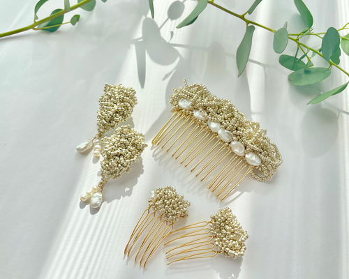 【eliou】ジュネーヴ リボン 淡水パール ヘアコーム eliou】ジュネーヴ リボン 淡水パール ヘアコーム ヘアアクセサリー