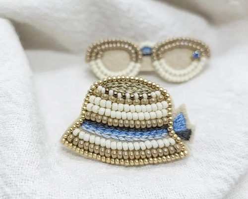 麦わらと眼鏡＊ビーズ刺繍ブローチ【C-2322】 ブローチ pinco