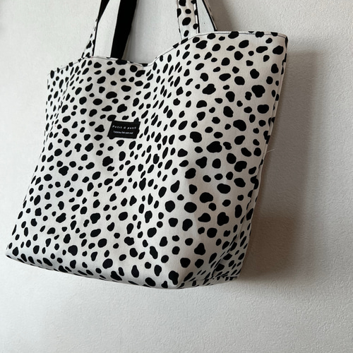 ダルメシアン柄 モノトーン 肩掛けトートバッグ トートバッグ me