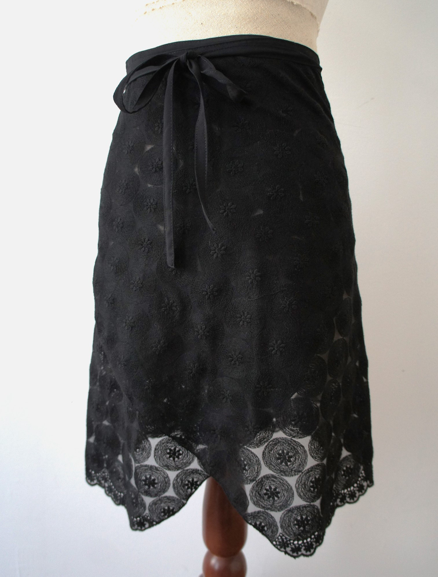バレエ　ラップスカート[ドット花刺繍×ブラック47-124] HR132Ablack