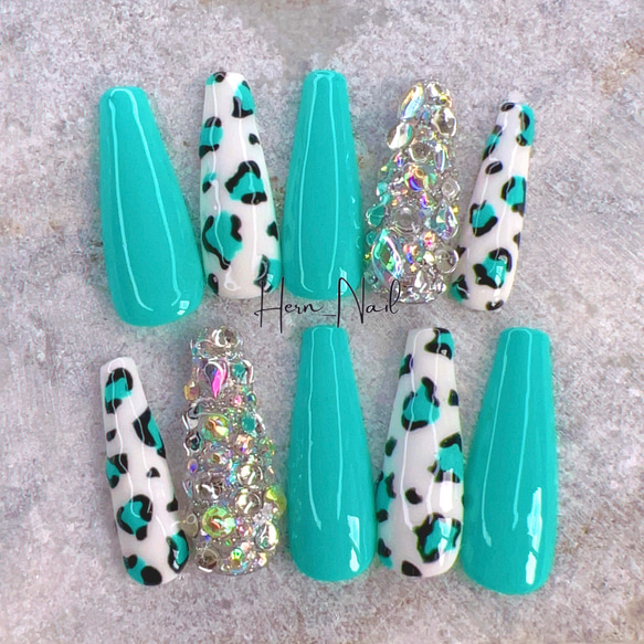 チップ種類、カラー変更可能》ネオンカラーターコイズレオパード