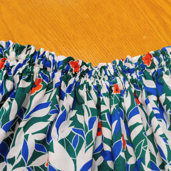 【裾上げ無料】ポケットつき【春夏　お花と葉っぱ柄】ウエストゴムのコットンギャザースカート　 10枚目の画像