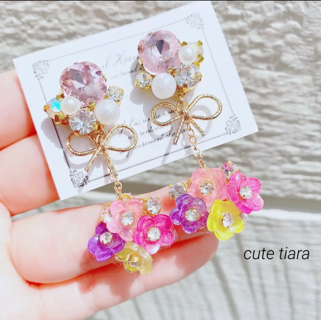 【993】リボンとブーケとタッセルのピアス／イヤリング 993】リボンとブーケとタッセルのピアス／イヤリング