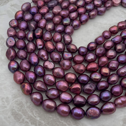 半連20cm バロック 淡水パール 変形 本真珠 8~11mm*8~9mm パープル系 ワインレッド系 4枚目の画像