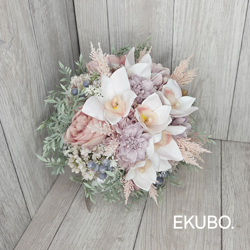 ✨【ピンクシンビジウムのエレガントクラッチブーケ】ウェディング