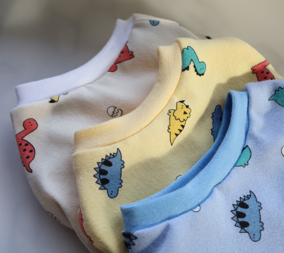 恐竜柄タンクトップ・Tシャツ　韓国生地 2枚目の画像