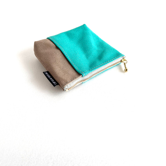 お財布にもなる便利な帆布のミニポーチ・エメラルド×ベージュ 4枚目の画像